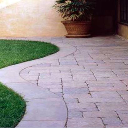 Plastic Grass Nuevo, California Gardeners, Small Backyard Ideas