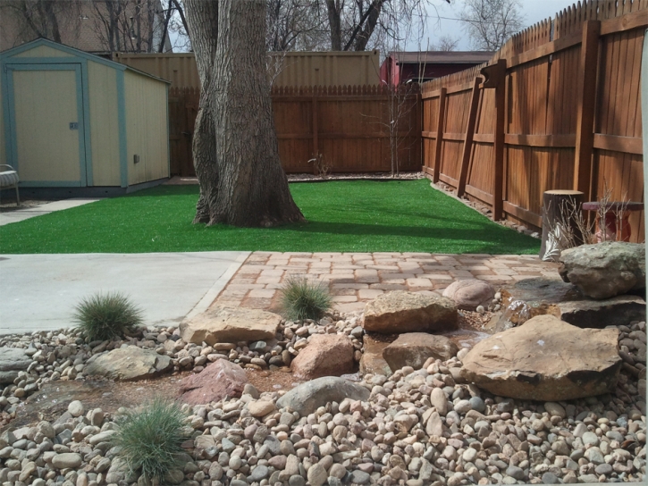 Best Artificial Grass Highgrove, California Landscape Rock, Backyard Landscape Ideas